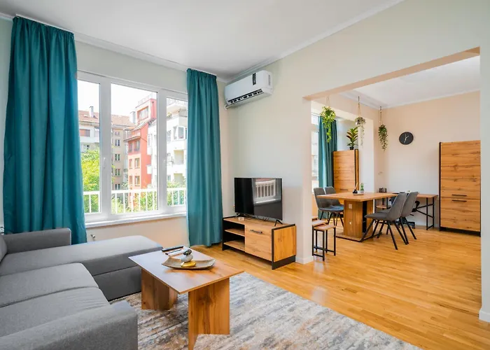 Spacious 2Bd Near Ndk With Workspace