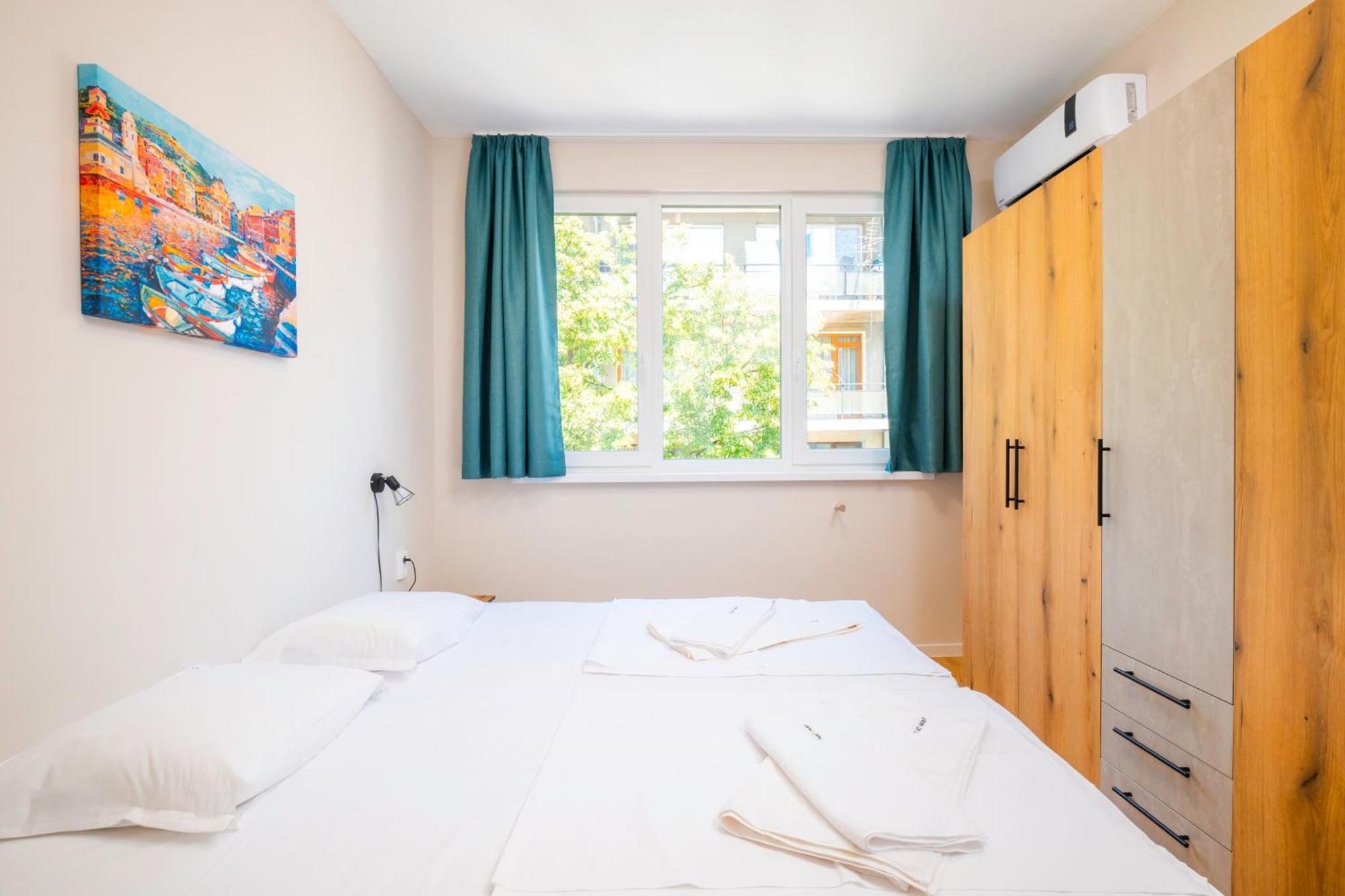 Spacious 2bd Near Ndk With Workspace Sofia