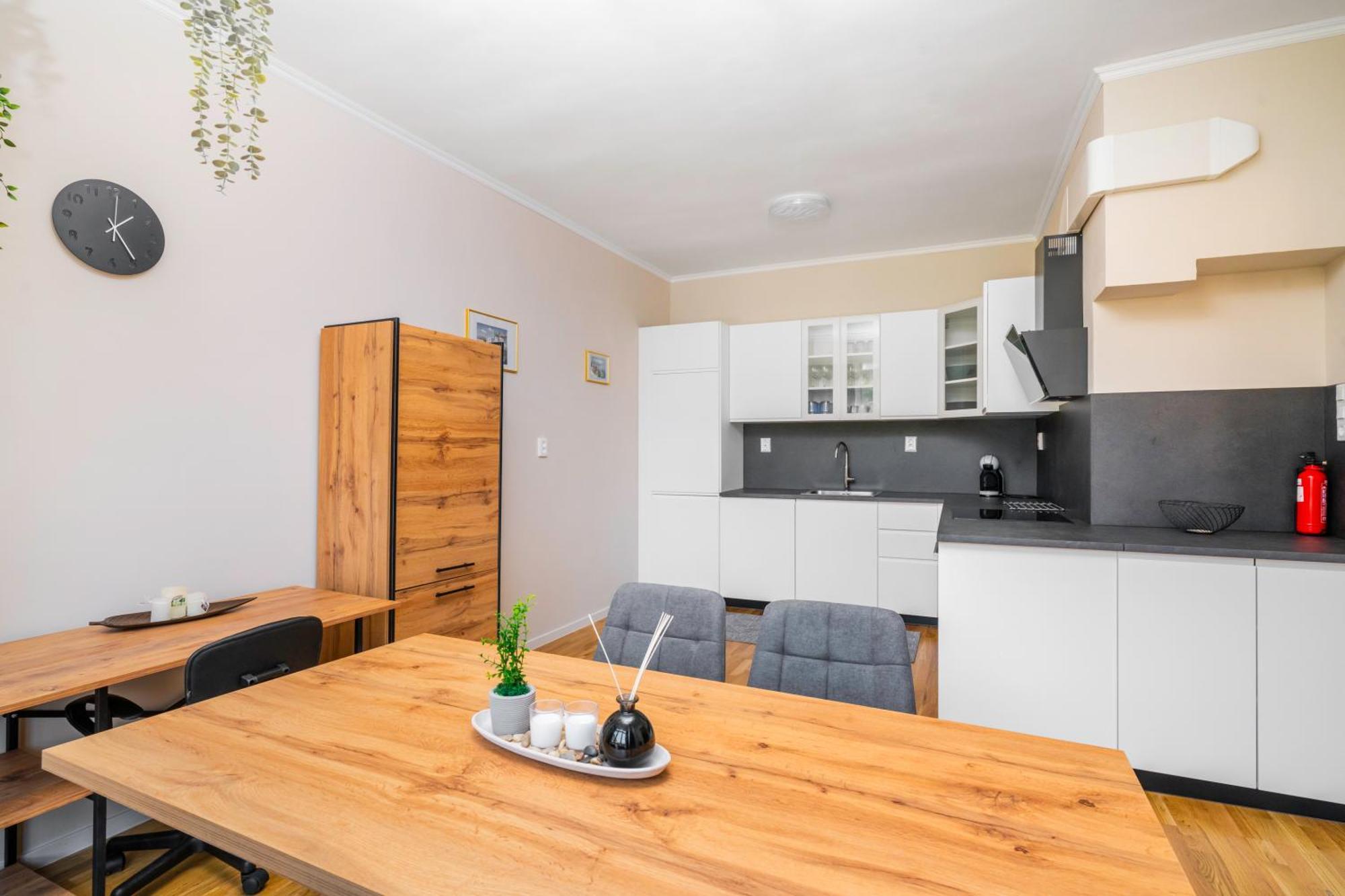 Spacious 2bd Near Ndk With Workspace * Sofia